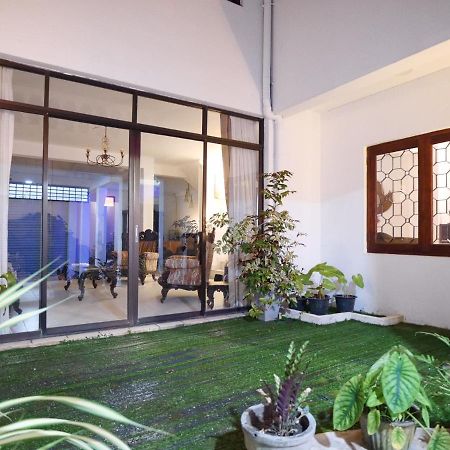 Hotel Elegance Oasis, Colombo 3 Exterior foto
